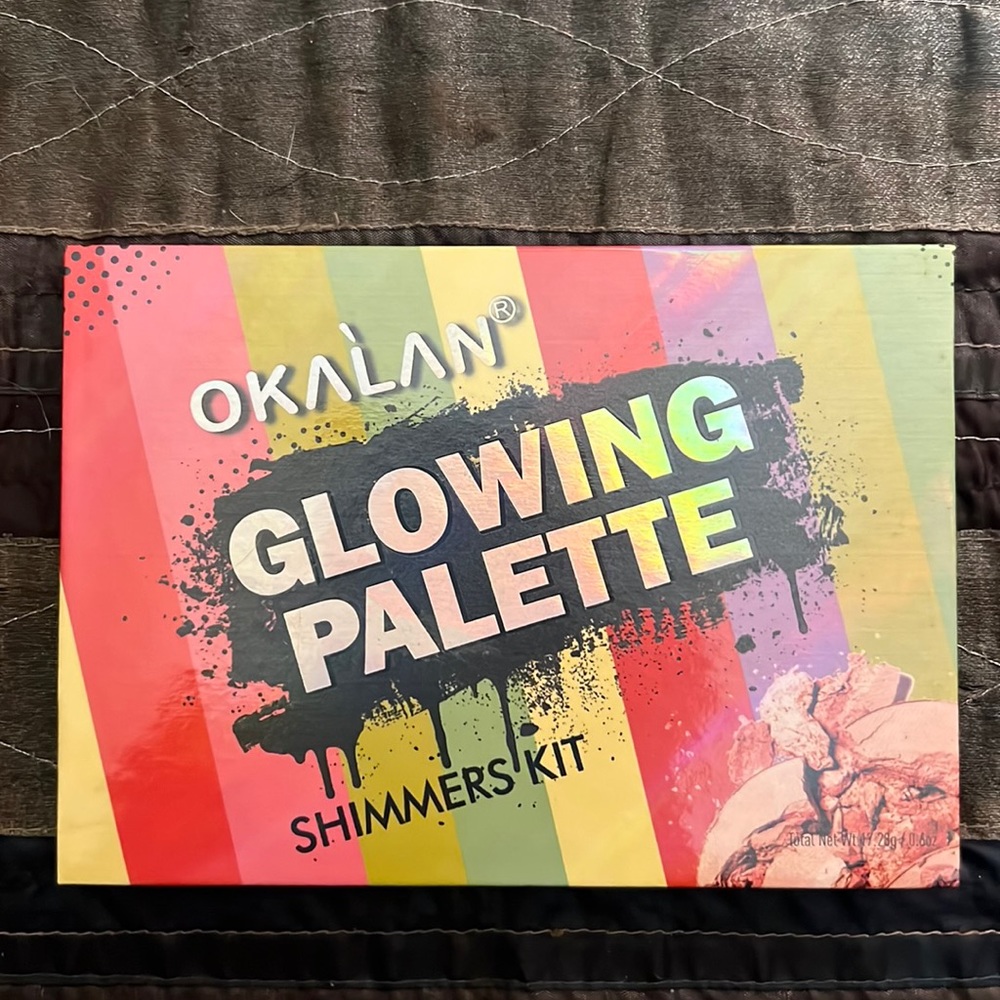 Okalan Glowing Palette Shimmers Kit